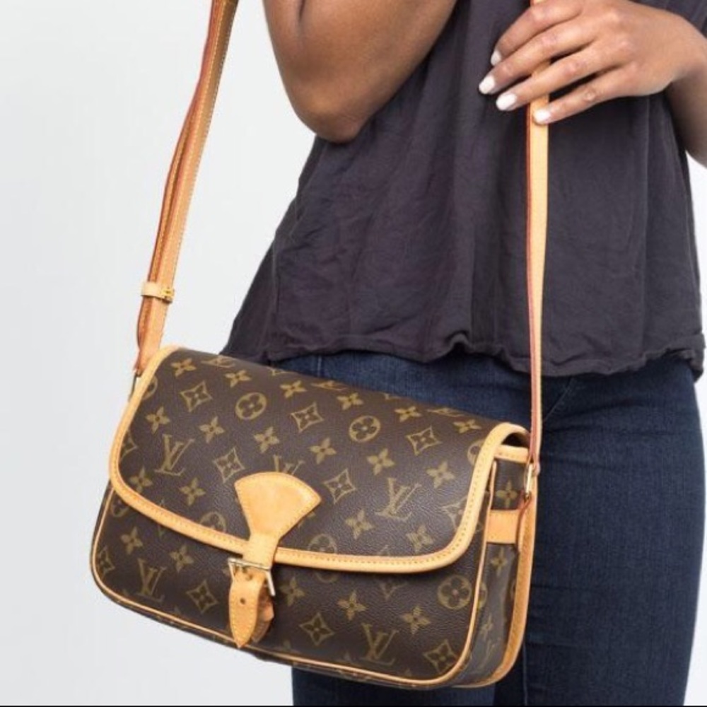 💎✨DISCONTINUED💎✨ LOUIS VUITTON CROSSBODY